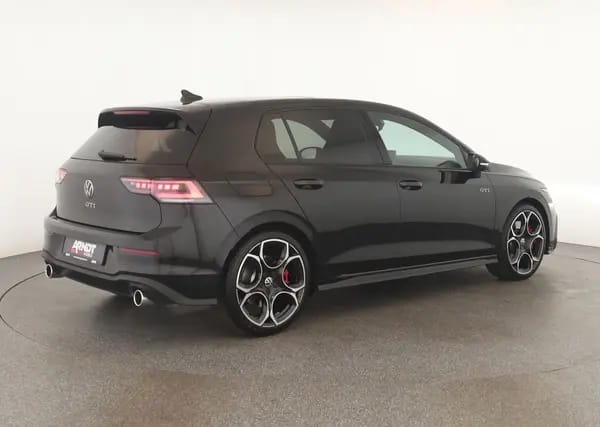vw-golf-gti-dsg-black-hinten