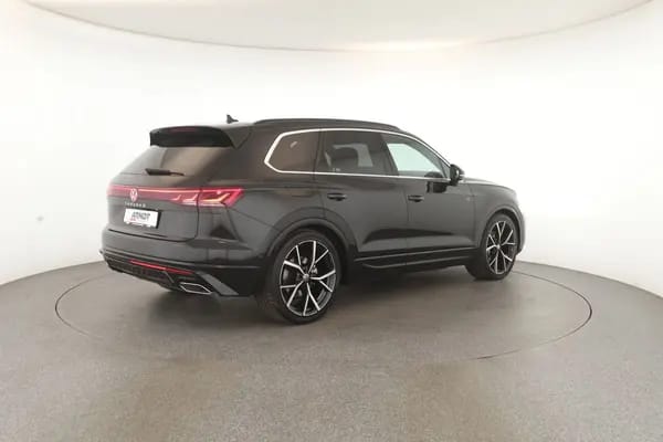 vw-touareg-3-0-tdi-hinten